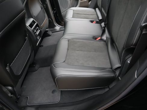 New 2025 Jeep Grand Cherokee Altitude image 12