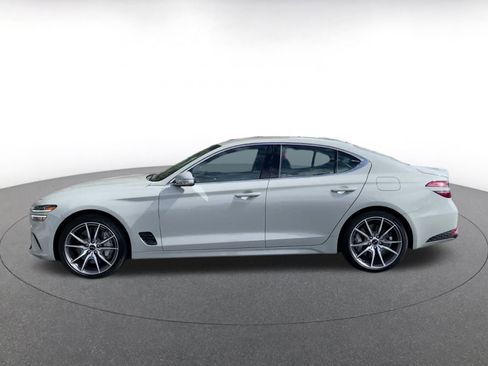 Used 2025 Genesis G70 2.5T image 9