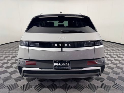 Used 2025 Hyundai Ioniq 5 SEL image 13
