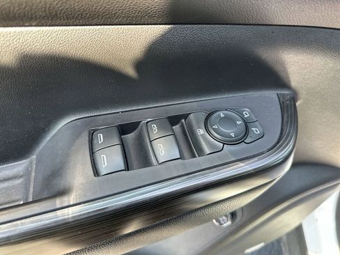 Used 2020 GMC Acadia SLT AWD/4WD image 13
