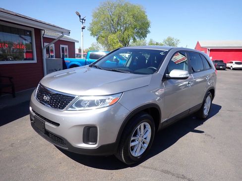 Used 2015 Kia Sorento LX AWD/4WD image 3