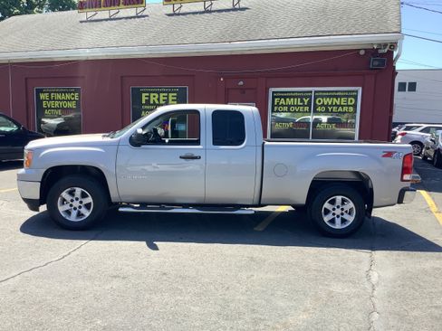 Used 2008 GMC Sierra 1500 SLE w/ Power Pack Plus AWD/4WD image 4