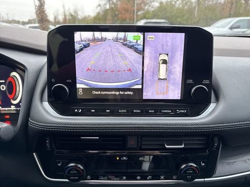 Used 2023 Nissan Rogue Platinum w/ Platinum Premium Package image 30