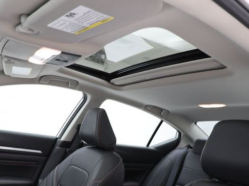 Used 2023 Nissan Altima 2.5 SR w/ SR Premium Package image 18