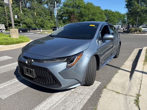 Used 2022 Toyota Corolla LE w/ Carpet Mat Package (TMS) FWD image 3