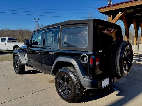 Used 2019 Jeep Wrangler Unlimited Sport S image 2
