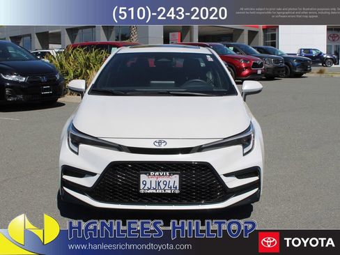 Used 2024 Toyota Corolla SE w/ SE Premium Package image 4