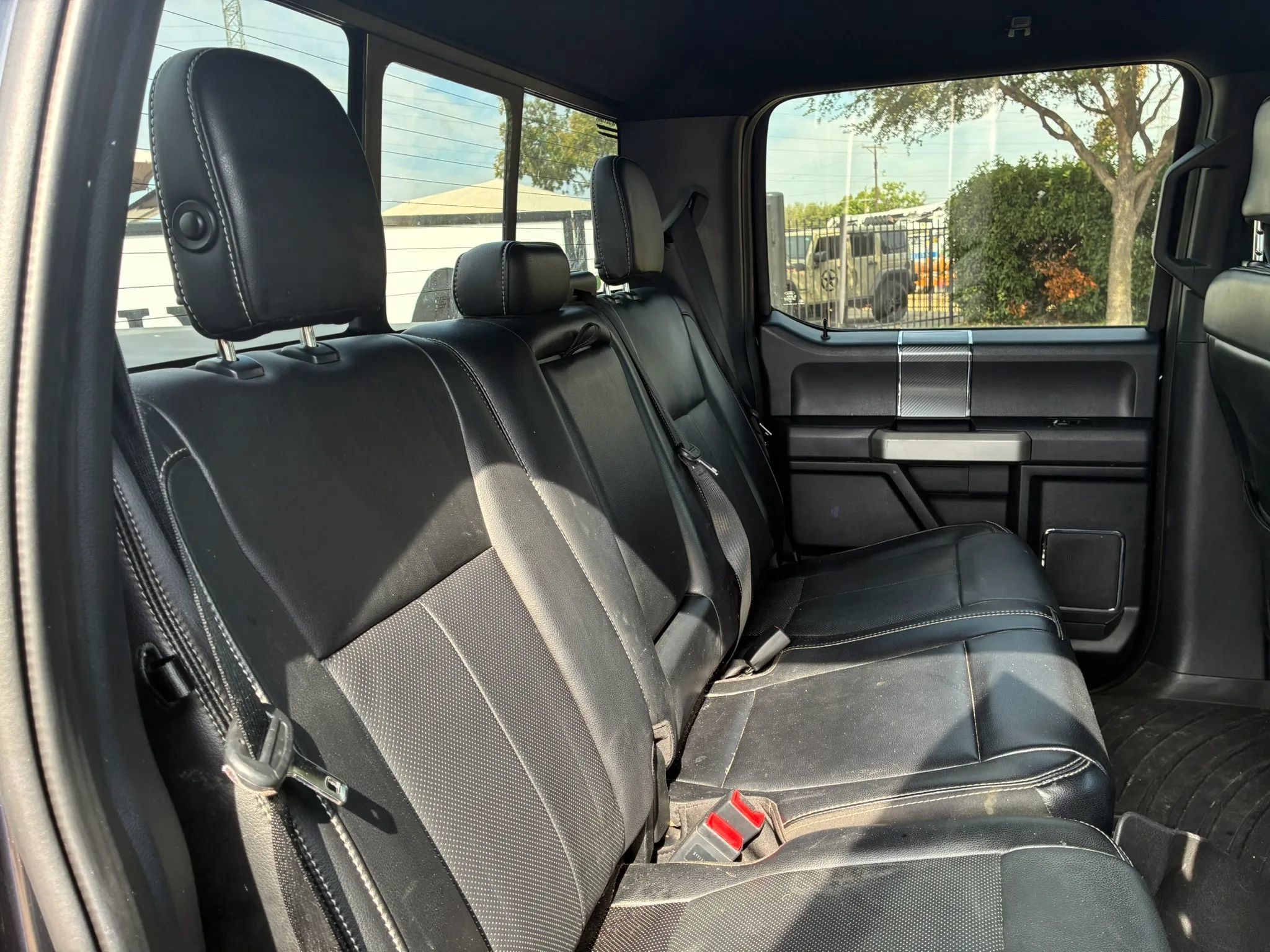 Used 2019 Ford F150 Lariat w/ Equipment Group 502A Luxury AWD/4WD image 18