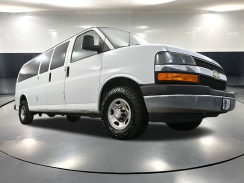 Used 2017 Chevrolet Express 3500 LT w/ LT Preferred Equipment Group image 48