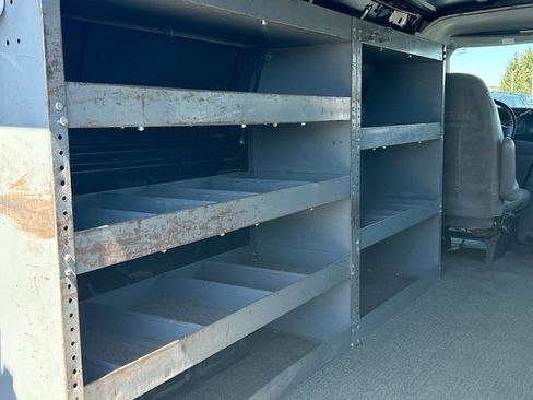 Used 2001 Ford E-350 and Econoline 350 Super Duty RWD image 28