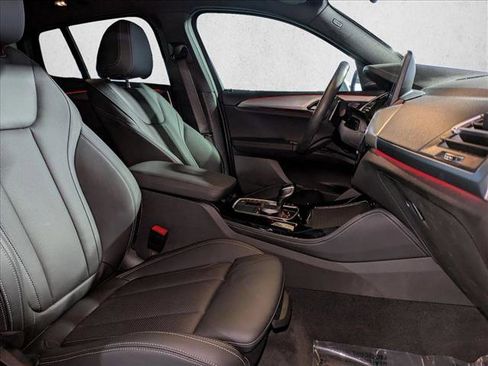 Used 2025 BMW X4 xDrive30i w/ Premium Package image 22