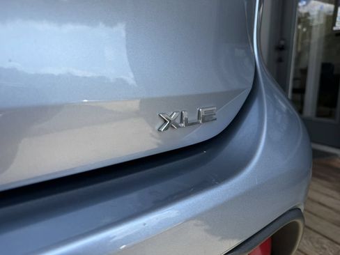 Used 2021 Toyota Highlander XLE FWD image 24