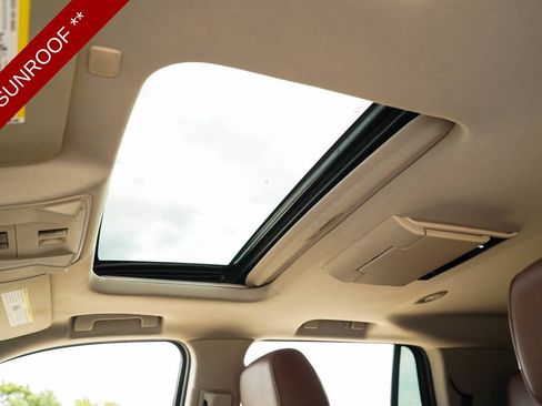 Used 2019 Cadillac Escalade Premium Luxury AWD/4WD image 13