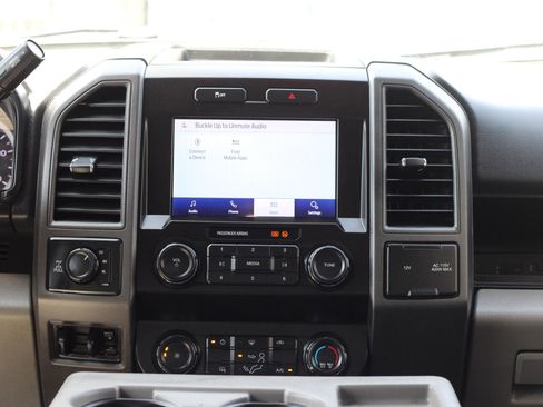 Used 2022 Ford F250 XL w/ Power Equipment Group AWD/4WD image 18