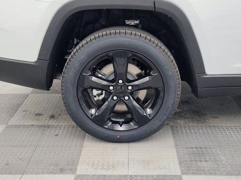 New 2026 Jeep Grand Cherokee L Limited w/ Limited Altitude Package AWD/4WD image 13