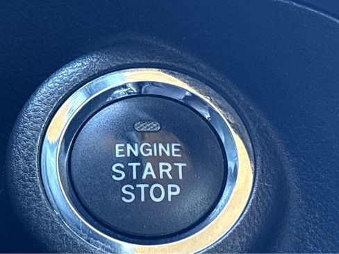 Used 2020 Subaru Forester Limited w/ Popular Package #3 image 6