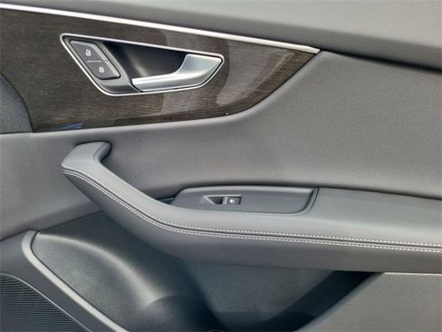 New 2026 Audi Q8 Premium Plus image 18