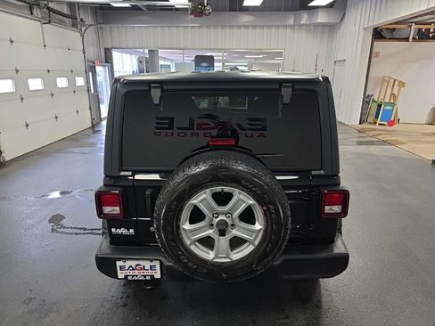 Used 2019 Jeep Wrangler Sport image 9