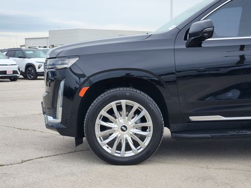 Used 2023 Cadillac Escalade ESV Premium Luxury AWD/4WD image 9