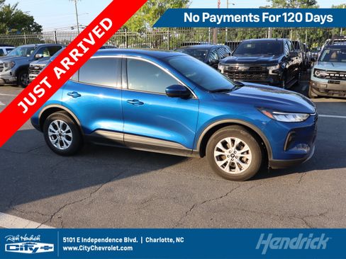 Used 2023 Ford Escape Active w/ Tech Pack #2 FWD image 1