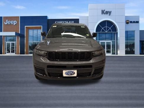 New 2025 Jeep Grand Cherokee L Altitude image 10