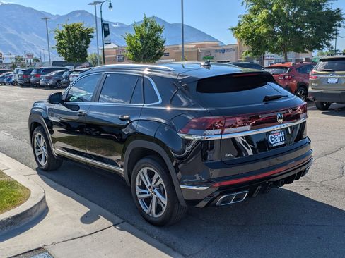 Certified 2024 Volkswagen Atlas Cross Sport SEL R-Line AWD/4WD image 9