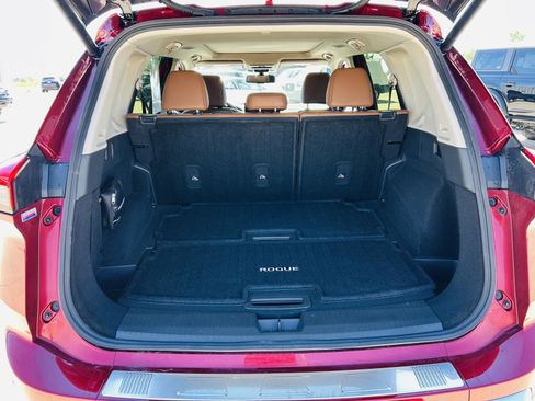 Used 2025 Nissan Rogue Platinum w/ Platinum Premium Package AWD/4WD image 30