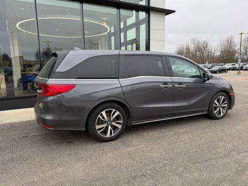 Used 2023 Honda Odyssey Touring image 2