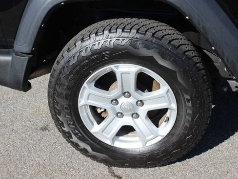 Used 2022 Jeep Wrangler Sport S image 33