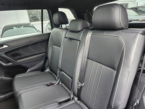 Certified 2022 Volkswagen Tiguan SE R-Line image 11