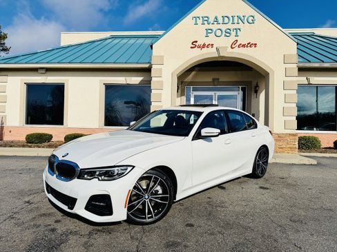 Used 2019 BMW 330i Sedan w/ M Sport Package image 3