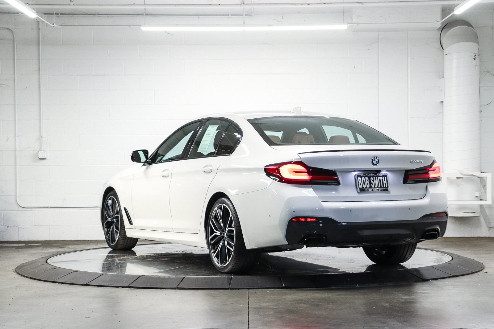Certified 2023 BMW 540i w/ M Sport Package RWD image 4