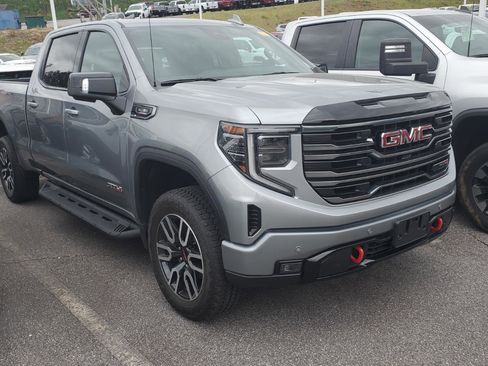 Used 2025 GMC Sierra 1500 AT4 w/ AT4 Premium Package AWD/4WD image 2