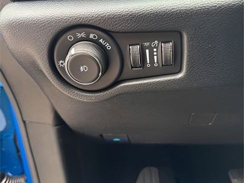 New 2026 Chrysler Pacifica Select image 13