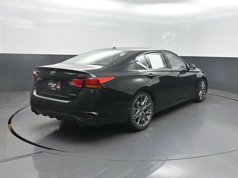 Used 2023 Nissan Altima 2.0 SR FWD image 36