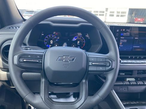 Used 2025 Chevrolet Colorado Trail Boss image 19