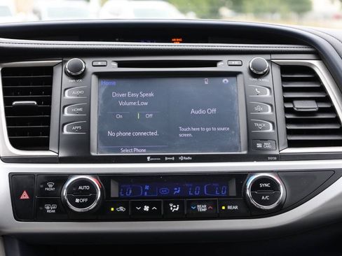 Used 2016 Toyota Highlander XLE AWD/4WD image 21