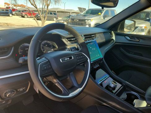 Used 2024 Jeep Grand Cherokee Laredo X w/ Luxury Tech Group I image 2