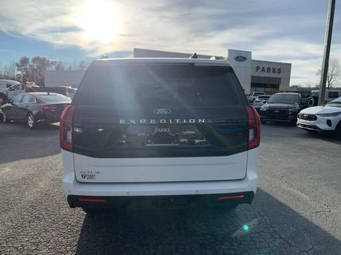 New 2025 Ford Expedition Active image 7