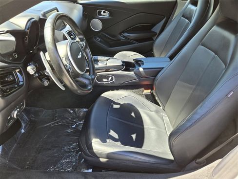 Used 2022 Aston Martin V8 Vantage Coupe image 17