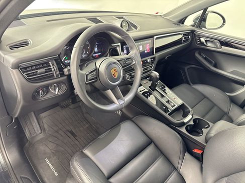 Certified 2026 Porsche Cayenne AWD/4WD image 4
