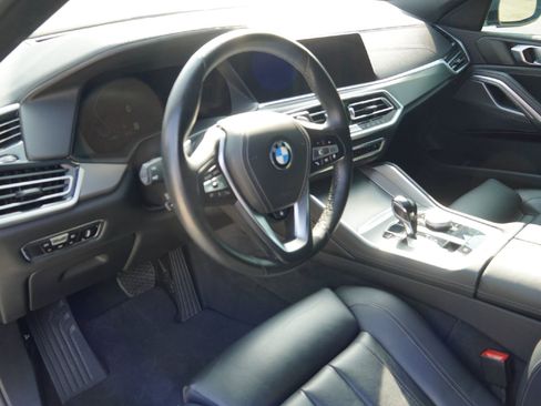 Used 2022 BMW X6 xDrive40i w/ Premium Package image 9