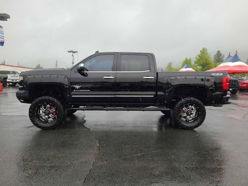 Used 2017 Chevrolet Silverado 1500 LTZ Z71 w/ LTZ Plus Package AWD/4WD image 11