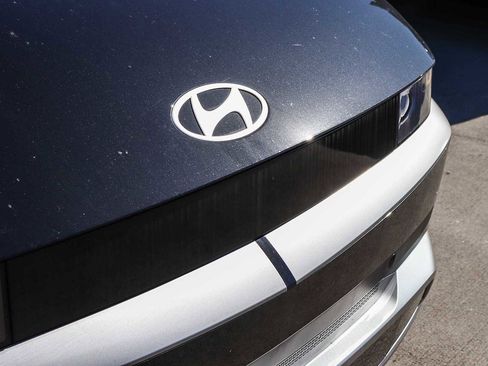 New 2026 Hyundai Ioniq 5 SEL image 5