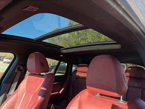 Used 2019 BMW X4 M40i w/ Executive Package image 18