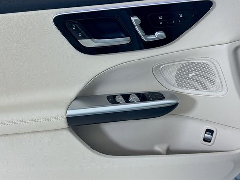 Used 2025 Mercedes-Benz C 300 Sedan image 18