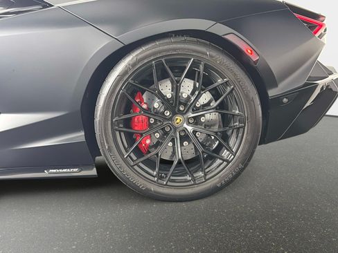Used 2024 Lamborghini Revuelto AWD/4WD image 14