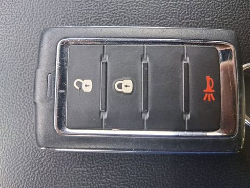 Used 2023 Jeep Grand Cherokee L Laredo RWD image 14