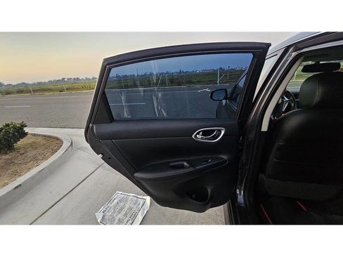 Used 2015 Nissan Sentra SR w/ SR Premium Package image 37