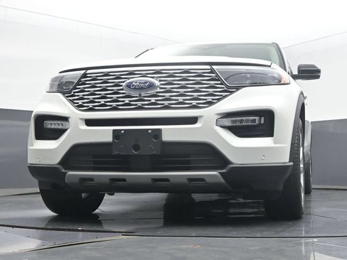 Used 2023 Ford Explorer Platinum w/ Technology Package AWD/4WD image 46